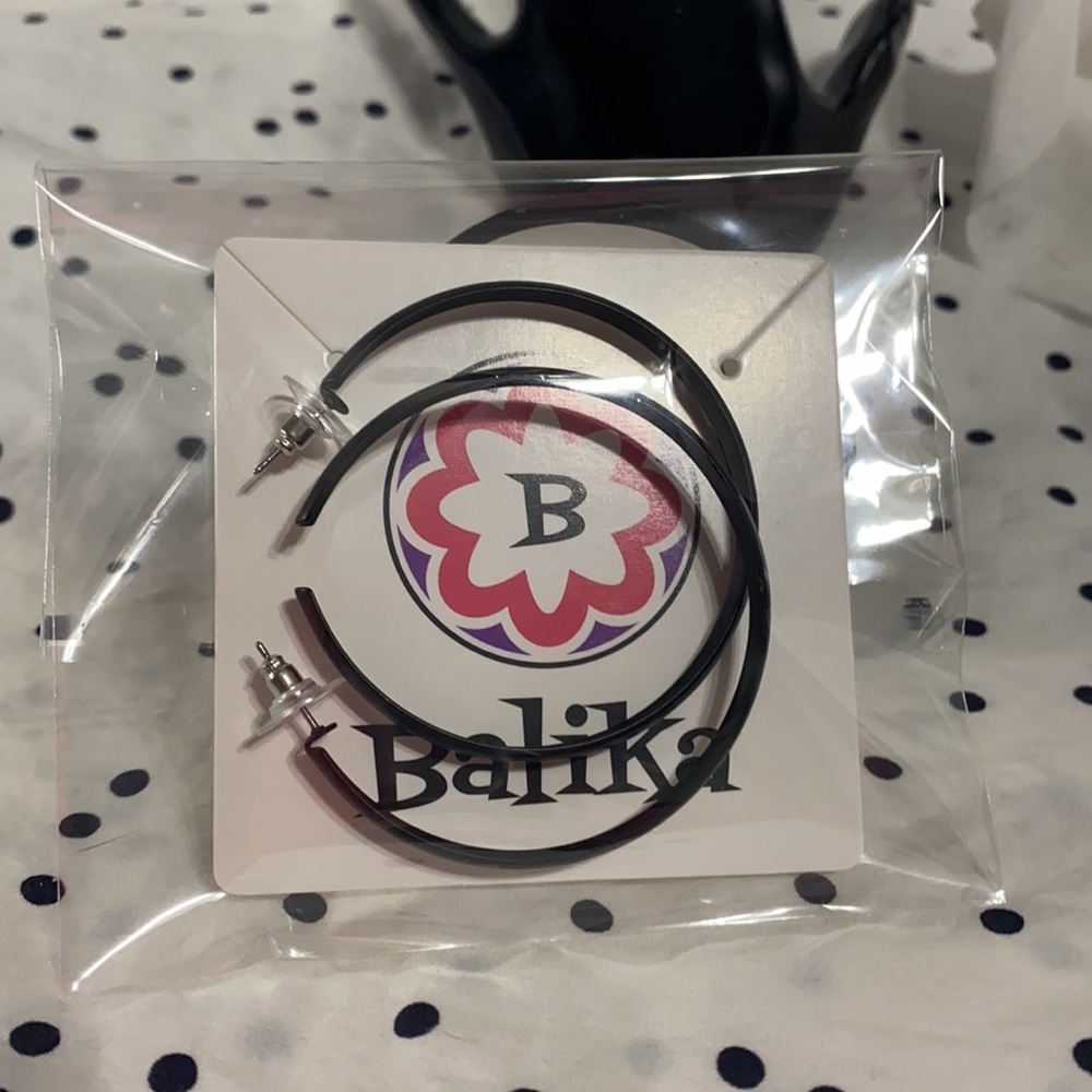 HOOP EARRINGS!!! Black🖤 metal hoop earrings